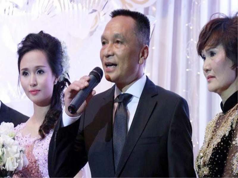 Bố vợ Văn Quyết và Duy Mạnh là người có tiếng trong làng bóng đá Việt