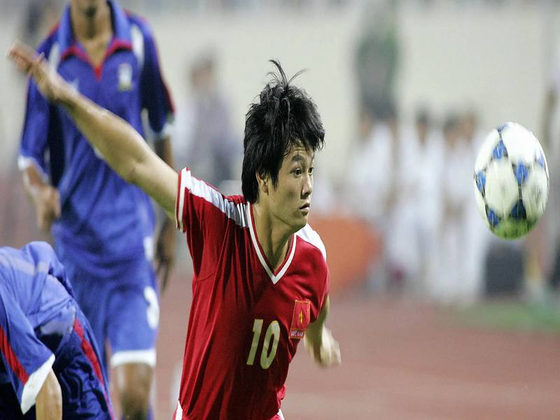 Văn Quyến là một trong những cầu thủ bóng đá nổi tiếng và được yêu mến nhất lịch sử bóng đá Việt Nam